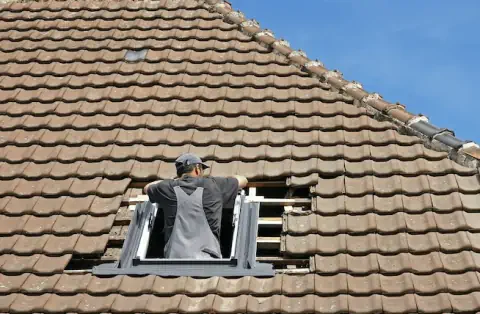 Pose de velux à Port-des-Barques